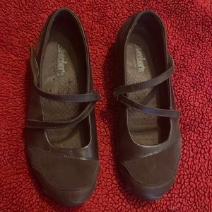 Brown Skechers shoes